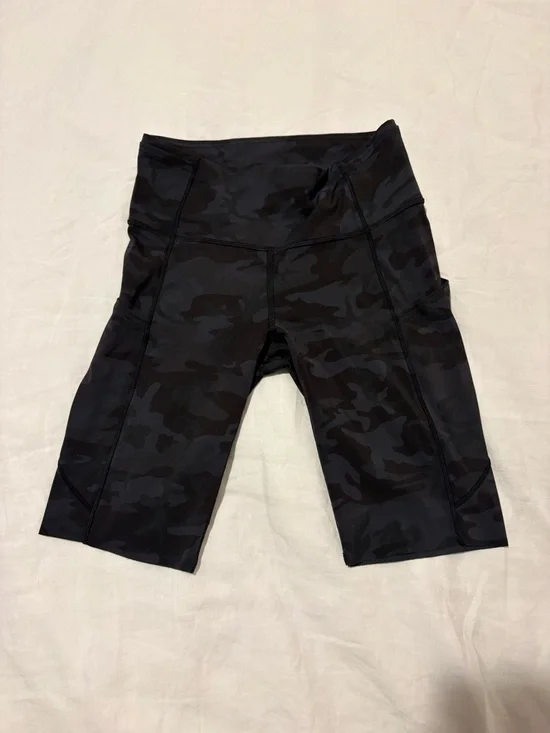 Lululemon Fast and Free 9” Bike Shorts - Picture 2 of 5